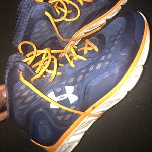Size 13 Under Armour sneakers